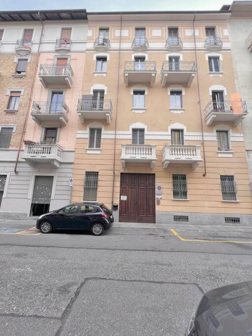 Appartamento Spazioso Vicino Al Centro Турин Экстерьер фото